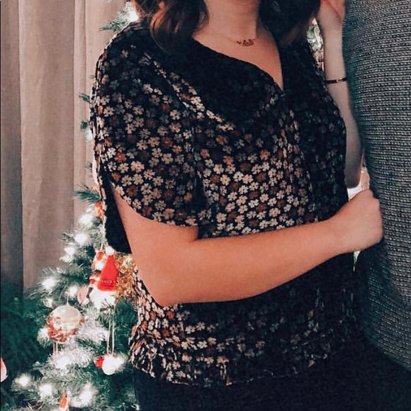 Last Chance - Madewell | Velvet Tulip Ruffle Top in Petite Blooms - Picture 11 of 11